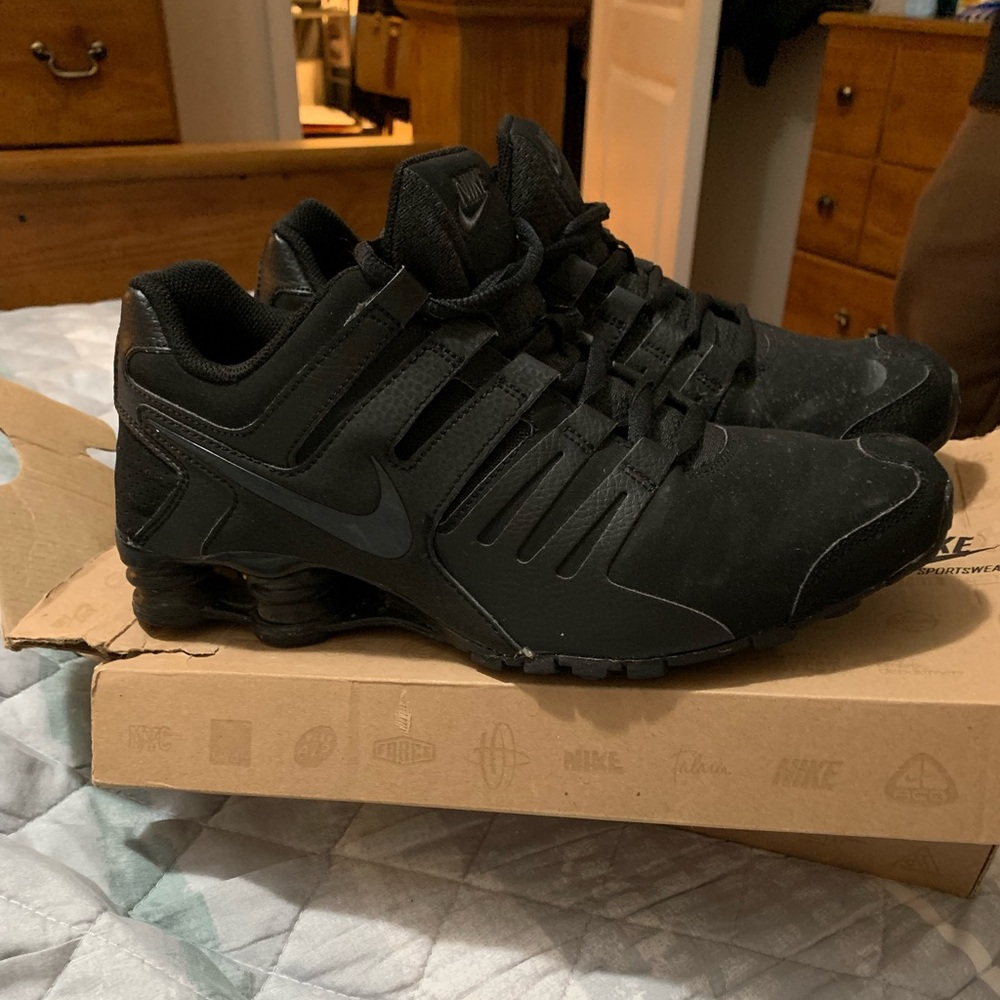 Mens Nike Shox size 9